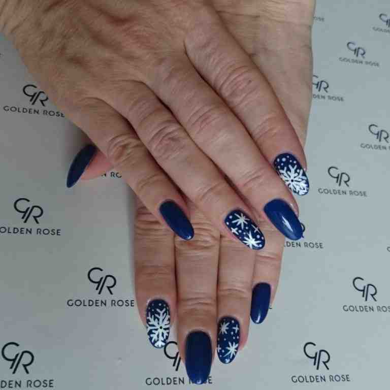 Coraz bliżej święta! Prezentujemy idealny świąteczny manicure!