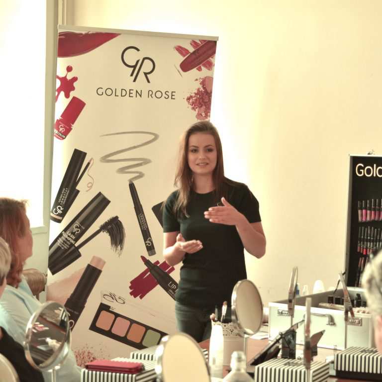 Warsztaty z makijażu – Łódzkie Centrum Praw Kobiet