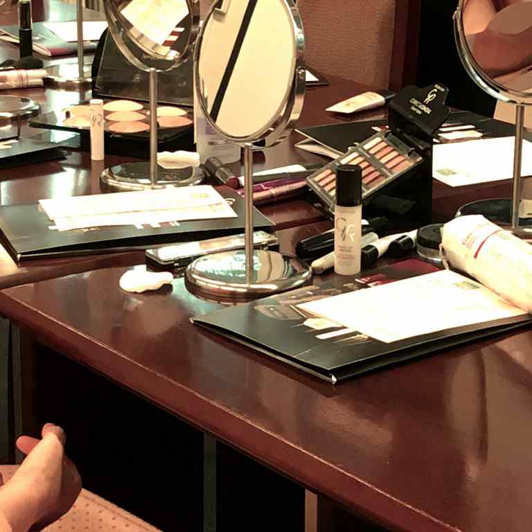 Drugie warsztaty makijażowe Golden Rose w Szpitalu MSWiA