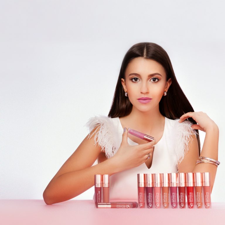 Delikatna, matowa pomadka do ust – Soft & Matte Creamy Lip Color.