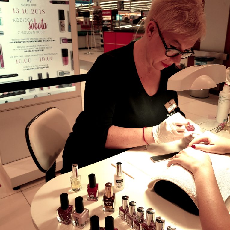 Malowanie i zdobienie paznokci w C.H. Bemowo! Zobacz efekty.