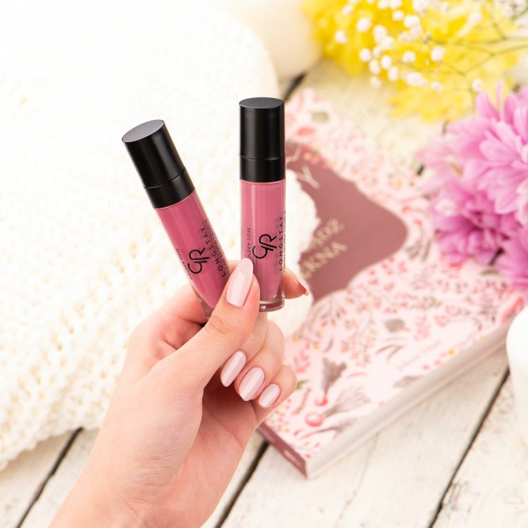 Trwałe pomadki i błyszczyki – dlaczego świat oszalał na ich punkcie?