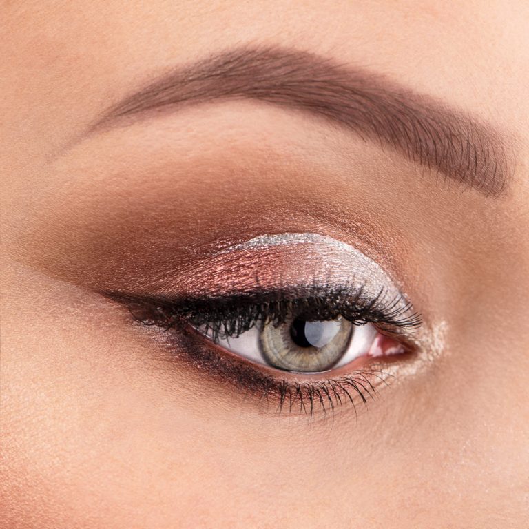 Jaki kolor powiek do czerwonej szminki, czyli najważniejsze zasady makijażu.